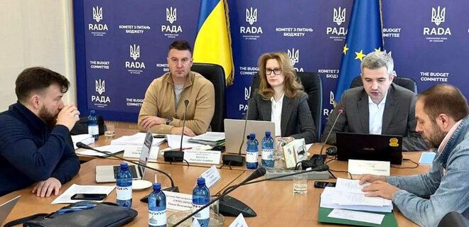 Комітет Ради зібрався в вихідний, щоб розглянути бюджет: ось затверджені правки - Фото