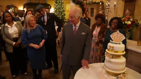 Королівське чаювання: монарх Великої Британії відзначає 75 річний ювілей