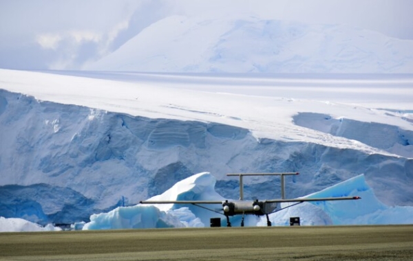 Британія тестує БПЛА для досліджень в Антарктиді: це вигідніше, ніж звичайні літаки