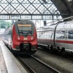 «Укрзалізниця» дала пораду пасажирам, які не встигли на свій потяг через протести польських фермерів