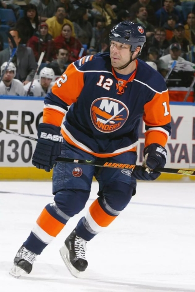 Кріс Саймон був одним з найжорсткіших захисників у НХЛ 1