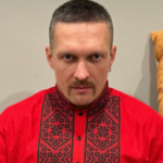 «За два тижні»: унікальну червону вишиванку для Усика створили у Львові