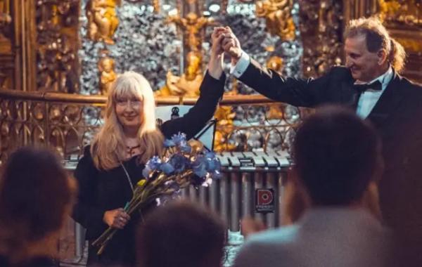 Вікторія Польова: «Музика обіймає людину, коли їй болить» Вікторія Польова: «Музика обіймає людину, коли їй болить»