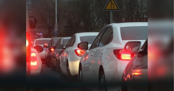 У якому разі водій може уникнути штрафу за їзду із несправними габаритними вогнями: пояснює юрист