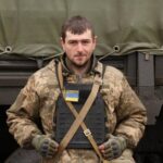 «Перебуваючи в оточенні, вискочив з окопу та поцілив з ручного протитанкового гранатомета в окупанта»: дружина про останній бій Олександра Палія