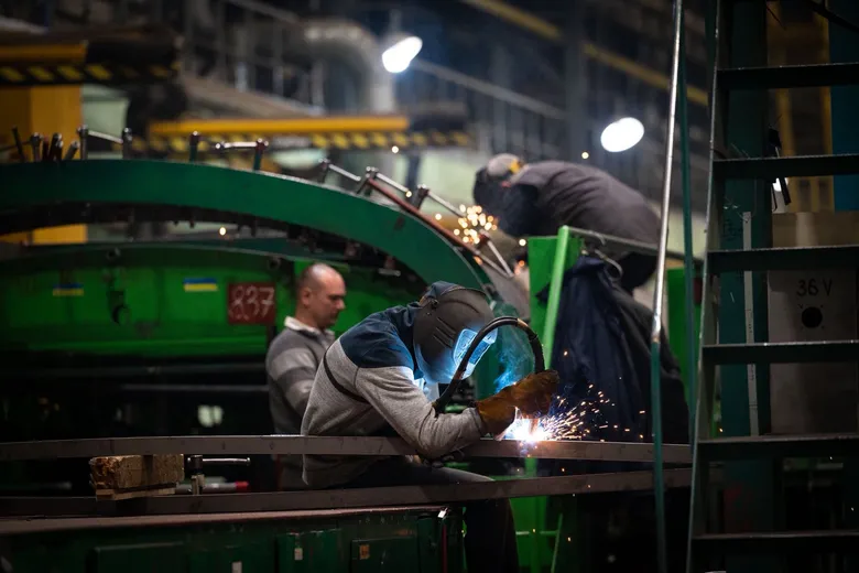 Зростання економіки України прискорилося до 5,3% у листопаді, попри обстріли енергетики Зростання економіки України прискорилося до 5,3% у листопаді, попри обстріли енергетики