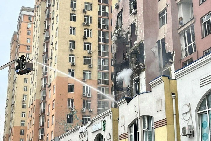 Майже 500 дронів та 40 ракет атакували Україну – Зеленський 