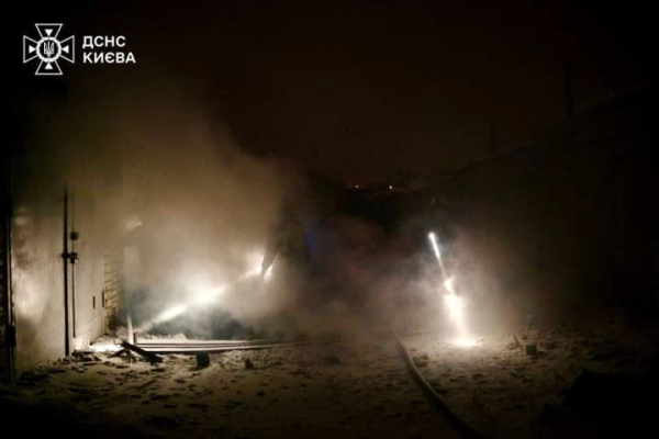 Київ зазнав майже 5-годинної атаки рф: понад 500 тис. споживачів без світла, ворог бив по котельнях - Прем'єр