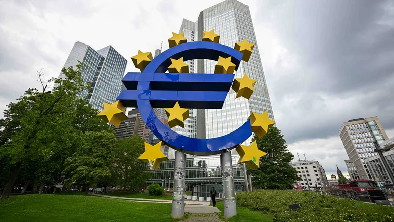 Глава Нацбанку Австрії: ЄЦБ доведеться реагувати, якщо євро продовжить дорожчати