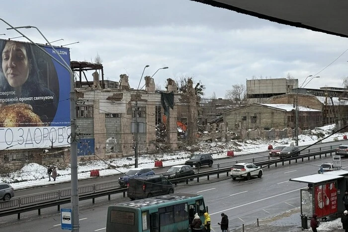На Шулявці розпочато демонтаж історичного цеху заводу «Більшовик» (фото)