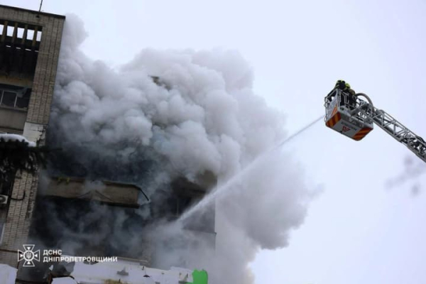 У Дніпрі після ворожого удару частково зруйнована 16-поверхівка, кількість поранених зросла до 14