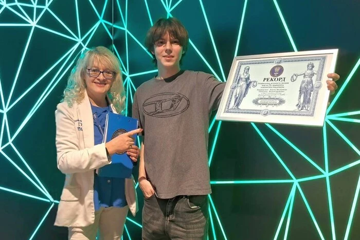 300 знаків Пі як ритм репу: київський школяр встановив незвичний рекорд