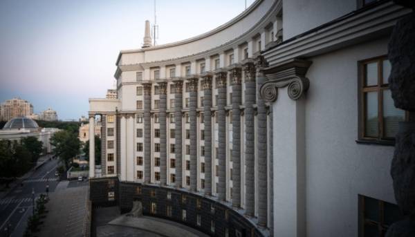 Молодь України: стартував конкурс на здобуття урядової відзнаки за внесок&hellip;