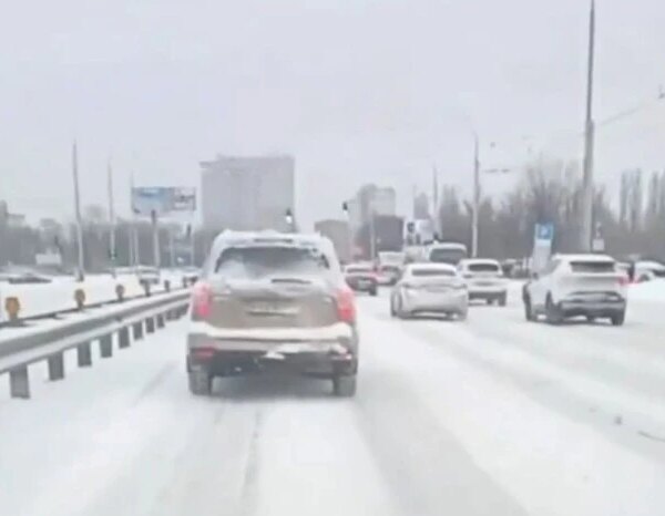 Багатокілометрові затори паралізували Київ: найпроблемніші ділянки