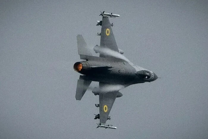 Авіація ЗСУ поповнилася ескадрильєю F-16 з інтернаціональним екіпажем,…