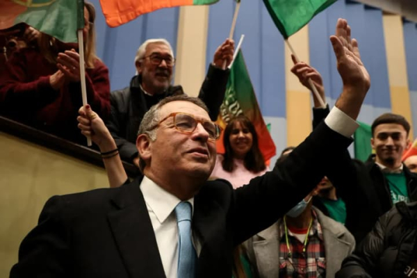 Португальські вибори: соціал-демократ Сегуру з великим відривом переміг ультраправих опонентів.