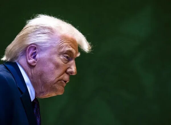 Трамп, програвши у Верховному суді, запровадив нові 10% збори майже на весь…