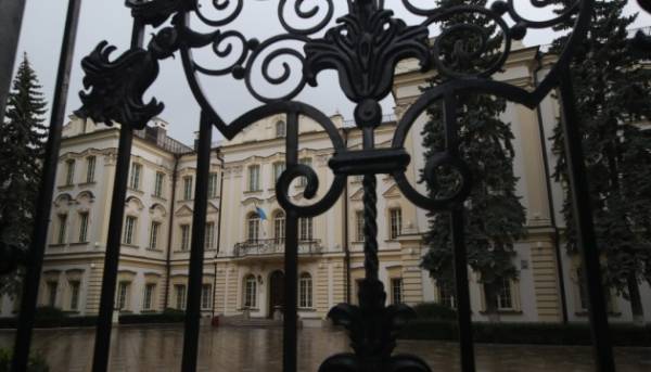 Суд роз’яснив вердикт про будівництво воєнних поховань у заповіднику.