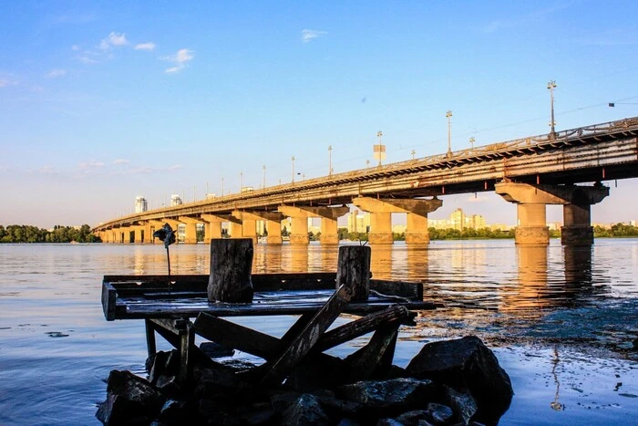 Науковці попереджають: негайно закрийте київський міст Патона