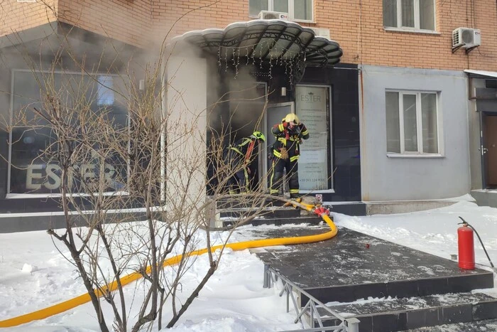 Пожежа в центрі Києва: спалахнув салон краси через…