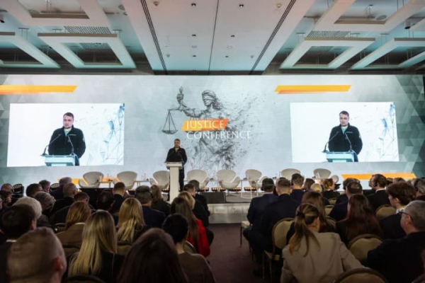 Буданов: Перемовини мають не тільки зупинити бойові дії, але й&hellip;