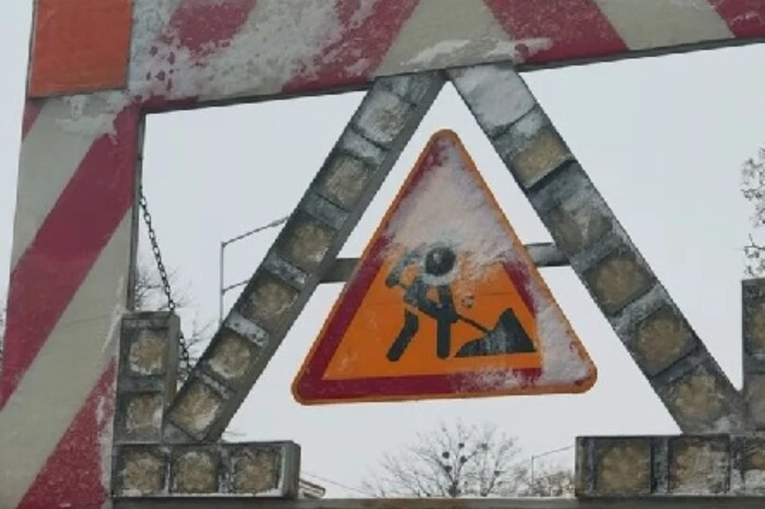 На Набережному шосе в Печерську рух транспорту частково…