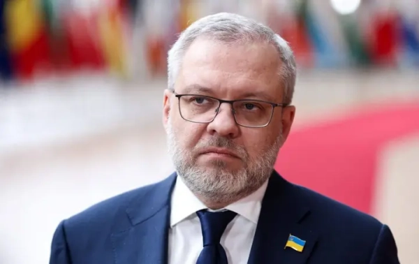 Голова Міненерго стверджує, що навчання сина у Швейцарії профінансував похресник…