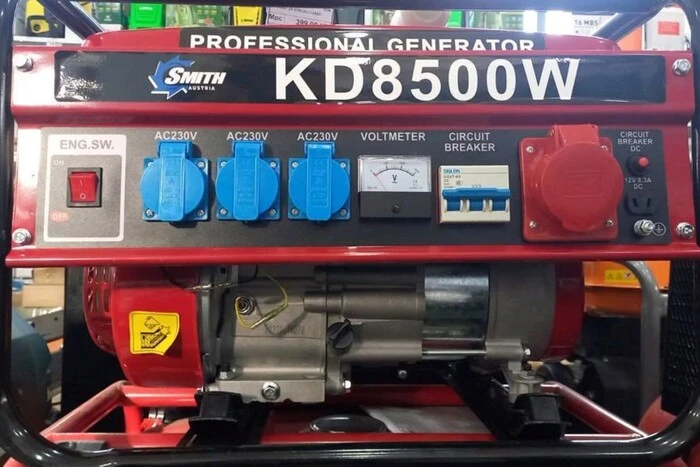 Ангольський підприємець надіслав генератори Києву та українській армії.