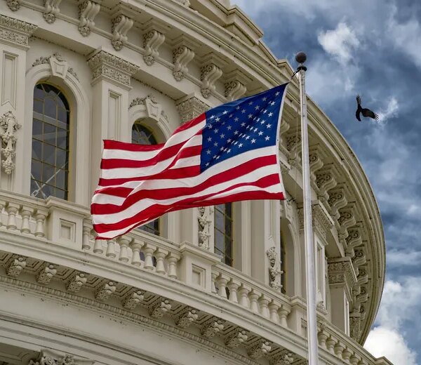 В Америці завершилася чотириденна перерва в роботі уряду: демократи підтримали республіканців у&hellip;