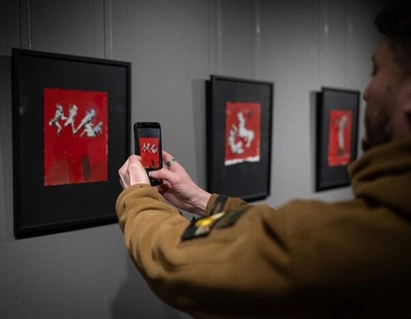 Воїнське мистецтво: у столиці презентовано виставку «Проєкт 24.02.2022» (знімки)