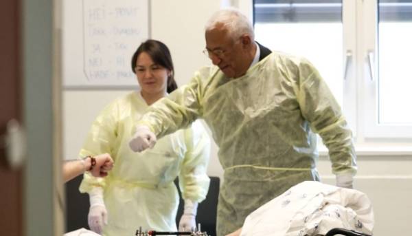 Прем’єр Кошта відвідав травмованого українського воїна в госпіталі…