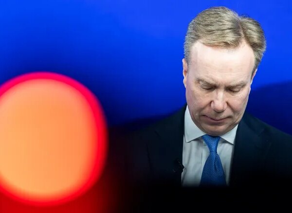 Відставка голови Давосу на тлі скандалу з Епштейном.