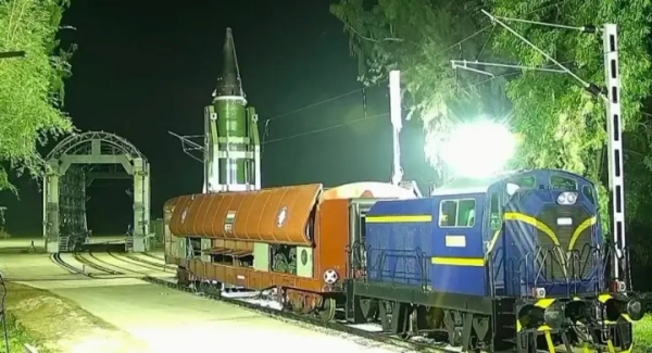Індія вдало протестувала балістичну ракету Agni-P із залізничного…