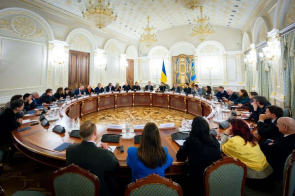 Зеленський провів перемовини з євродепутатами щодо відбудови енергомережі України та…