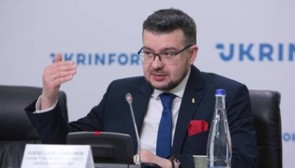 Неформальні пам’ятники полеглим воїнам потрібно врегулювати, – Алфьоров