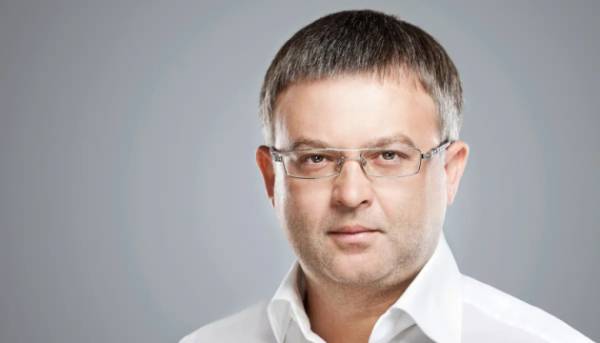 Удавили та скинули з вікна: в Італії засвідчили&hellip;