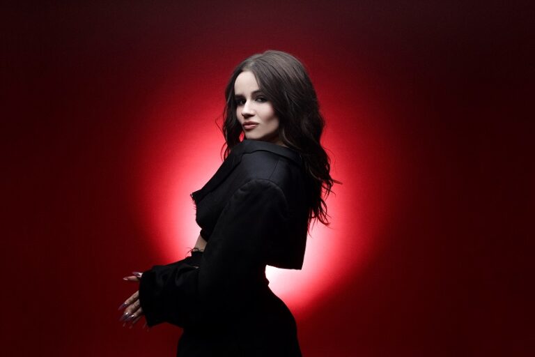 SOWA вперше відкрила походження свого псевдоніму