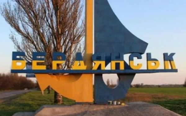 Сильні вибухи вночі пролунали в захопленому Бердянську, викликавши займання біля&hellip;