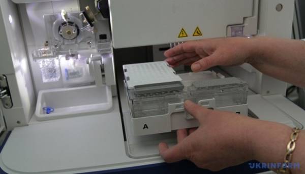 МВС: Фахівці відновлюють татуювання для упізнання тіл за відсутності ДНК.