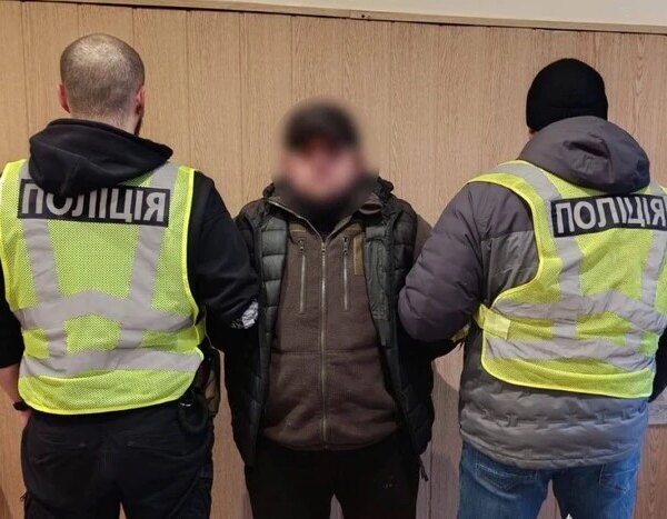 Іноземця затримали в Києві за танці на пам’ятнику:&hellip;