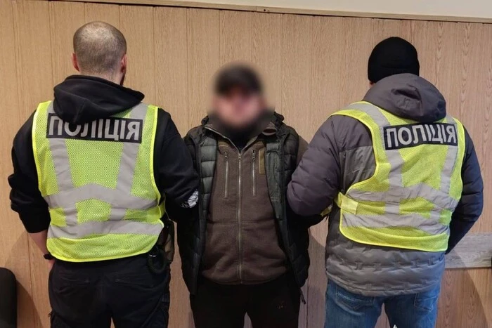 Іноземця затримали в Києві за танці на пам’ятнику:&hellip;