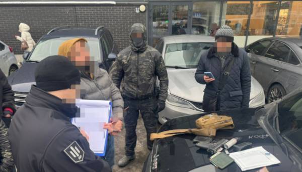 ДБР та Нацпол викрили оборудку з переведення призовників в тил…