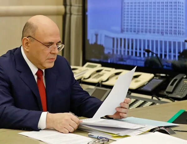 Ріст нафтових котирувань дав РФ змогу перенести бюджетні корективи, повідомляє Reuters.