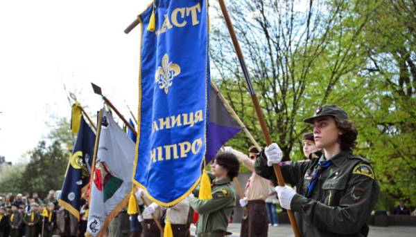 Пласт: Звичаї, Війна та Молодь