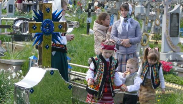 Проводи: віковічна шана предкам.