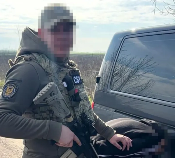 СБУ схопила зрадника: коригував авіаудари півторатонними бомбами по Краматорську