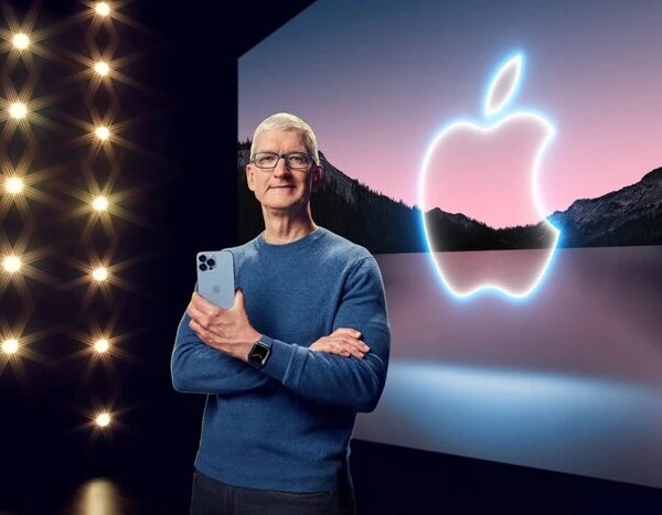 Тім Кук залишає посаду CEO Apple: хто очолить компанію