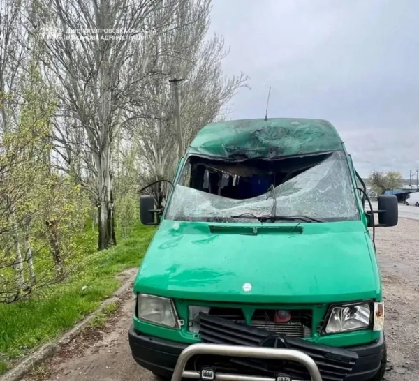 На Нікопольщині обстріляли маршрутку: четверо травмованих, зокрема дитина.