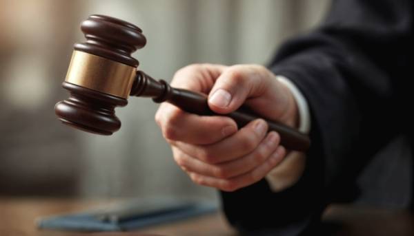 Екс-президента та колишнього генсека УАФ судитимуть.