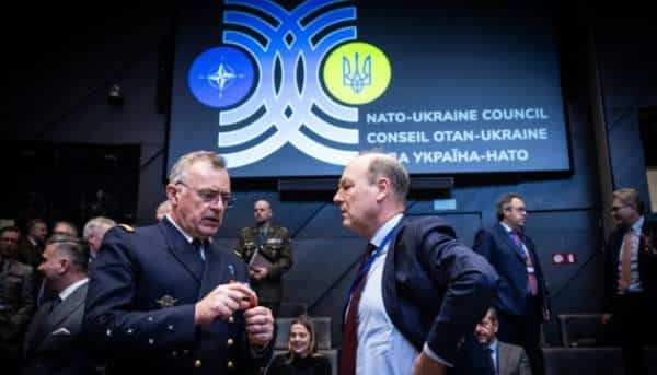 Україна та НАТО визначили головні сфери взаємодії в галузі аналітики, навчання та вишкілу. 1 Україна та НАТО визначили головні сфери взаємодії в галузі аналітики, навчання та вишкілу. 1